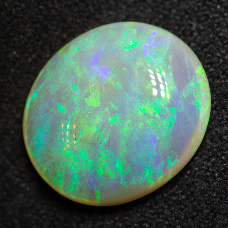 4.77 ct crystal opal 13.3x11.6x4.9mm