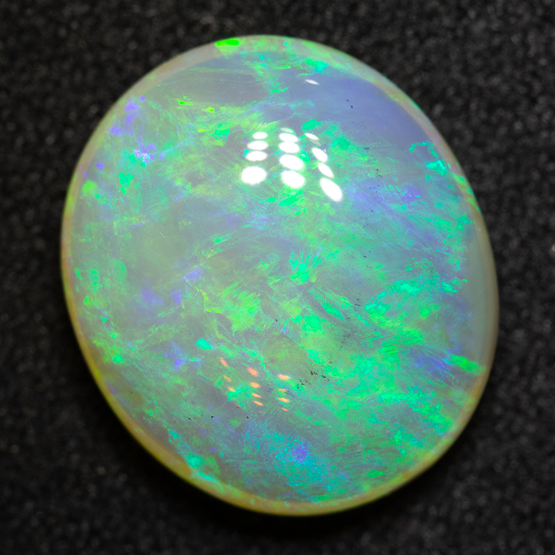 4.77 ct crystal opal 13.3x11.6x4.9mm