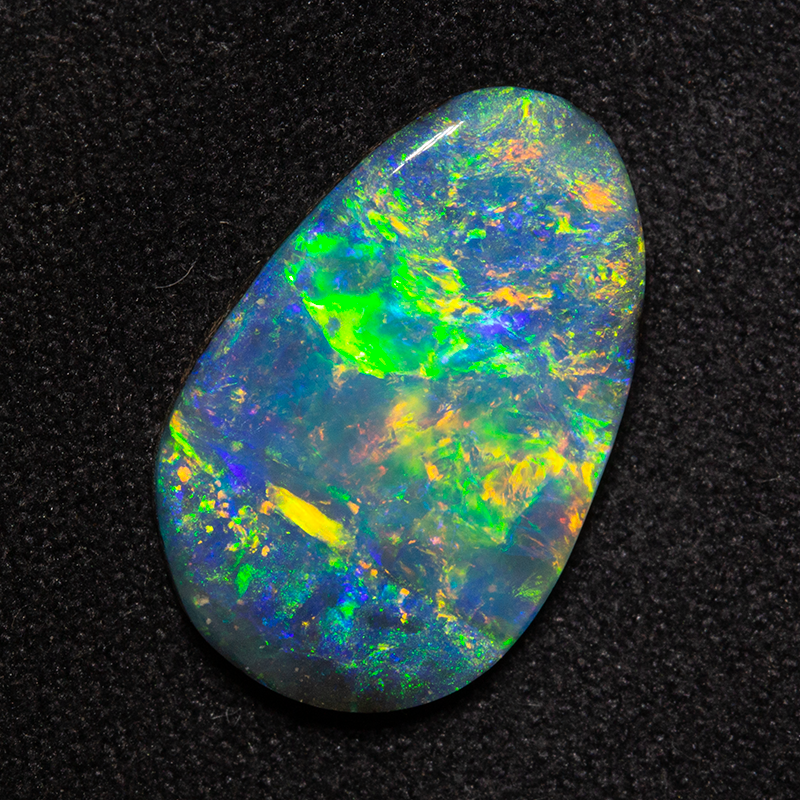5.37 ct boulder opal 17.9x11.6x3.4mm
