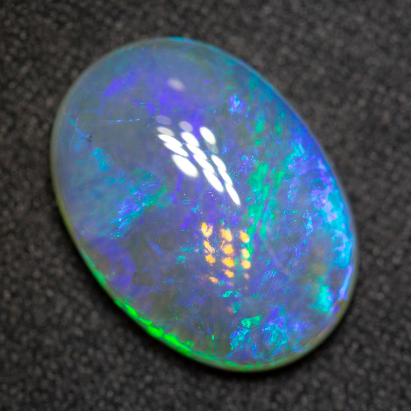5.77 ct crystal opal 15.8x11.5x5.2mm