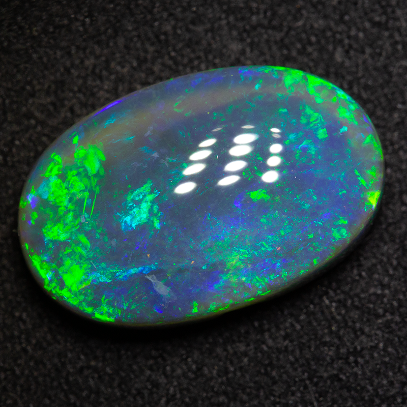 6.43 ct black opal 16.3x10.4x5.8mm