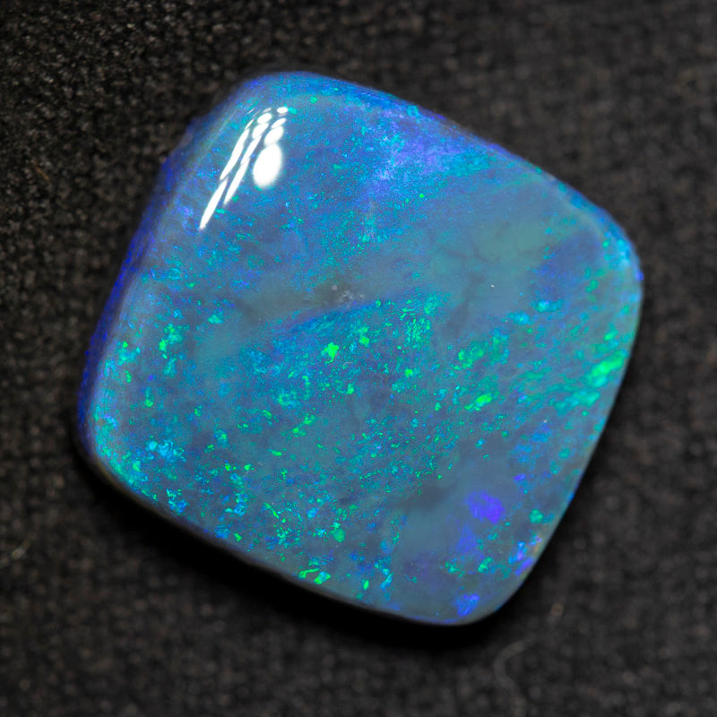 6.56 ct black opal 13.3x12.9x5mm