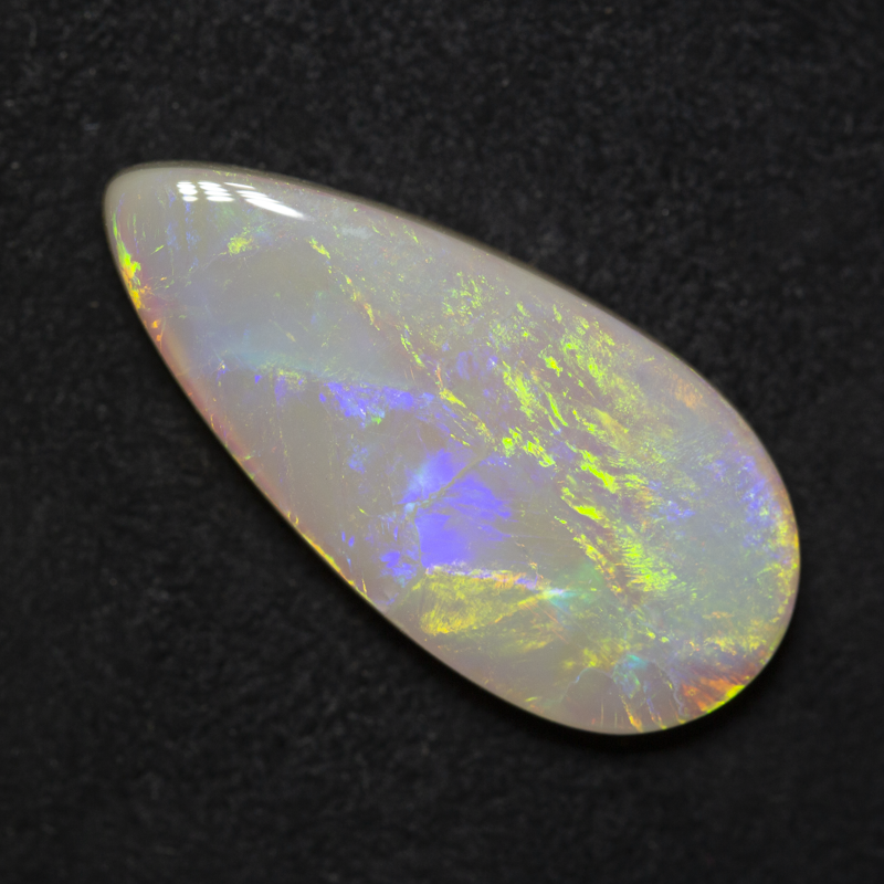 6.69 ct white opal 22.7x10.8x4.2mm