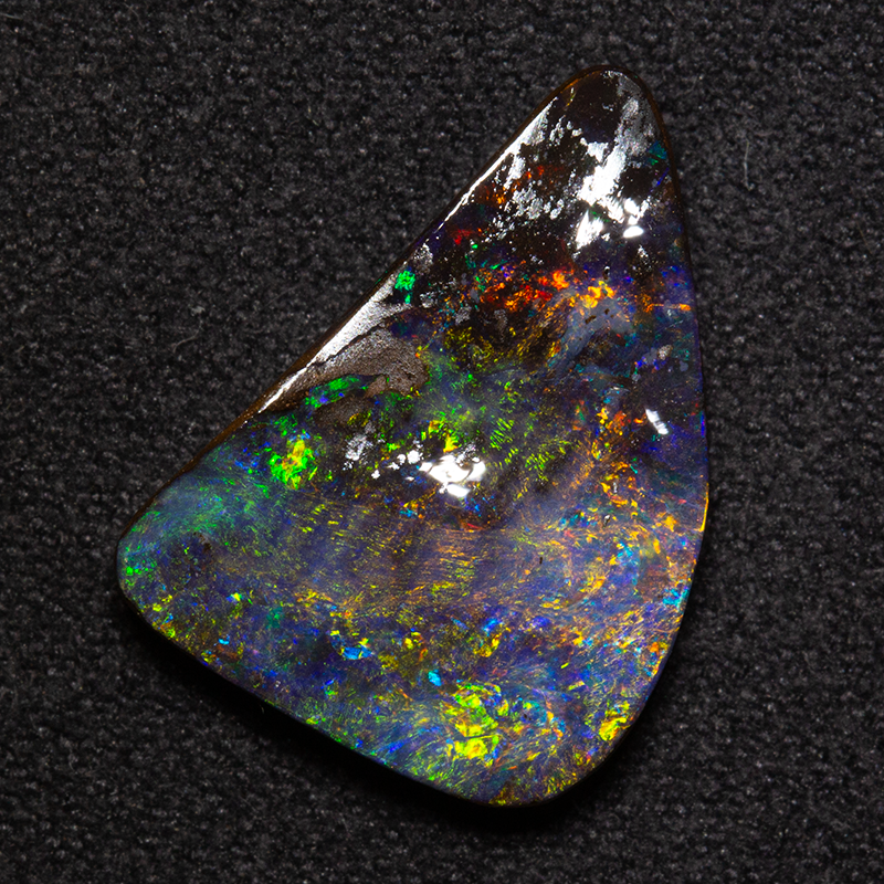 7.97 ct boulder opal 17.9x12.3x4mm