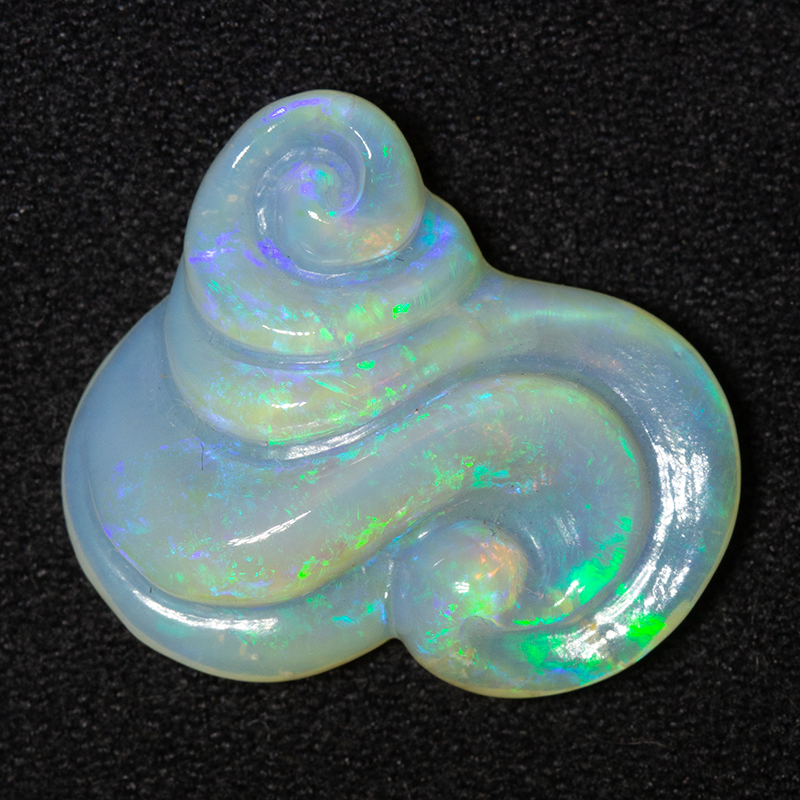 8.85 ct crystal opal carving 20x17x5.8mm