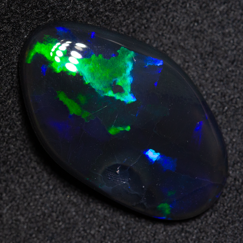9.39 ct black opal 22x13x5mm