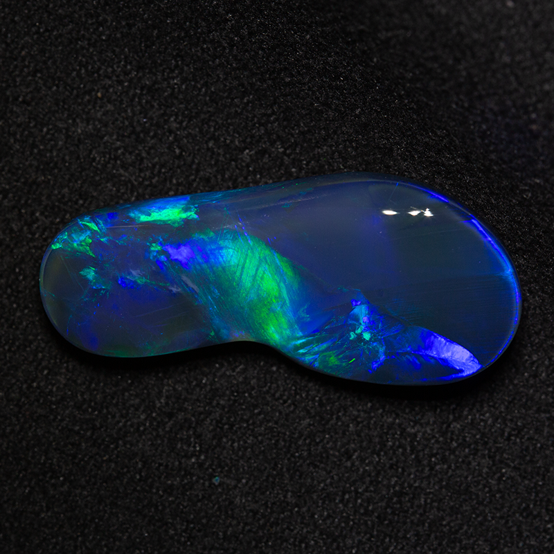 9.55 ct black opal foot 24.6x11.2x5.6mm
