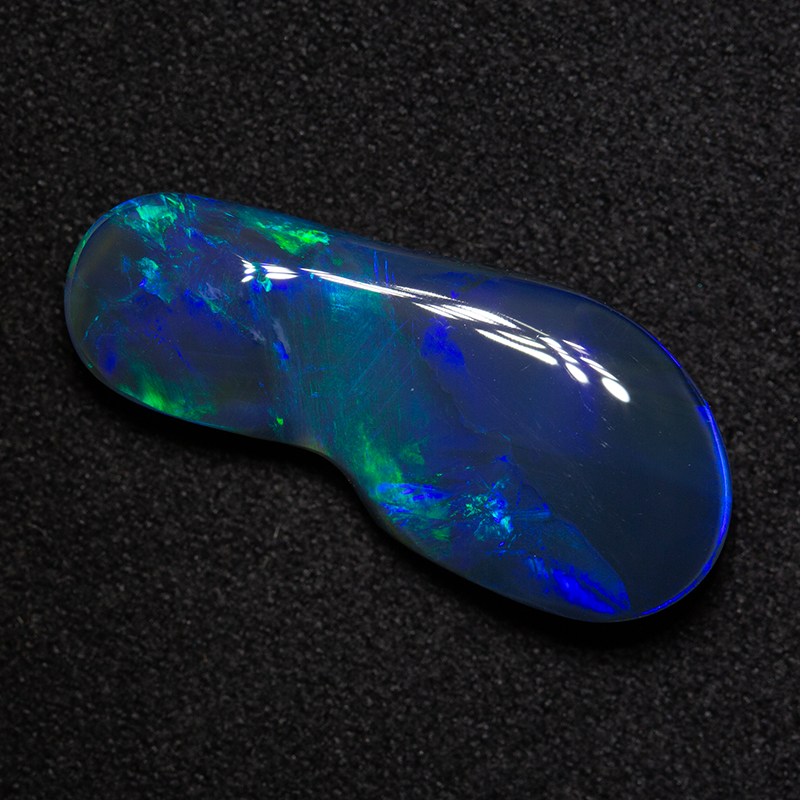 9.55 ct black opal foot 24.6x11.2x5.6mm