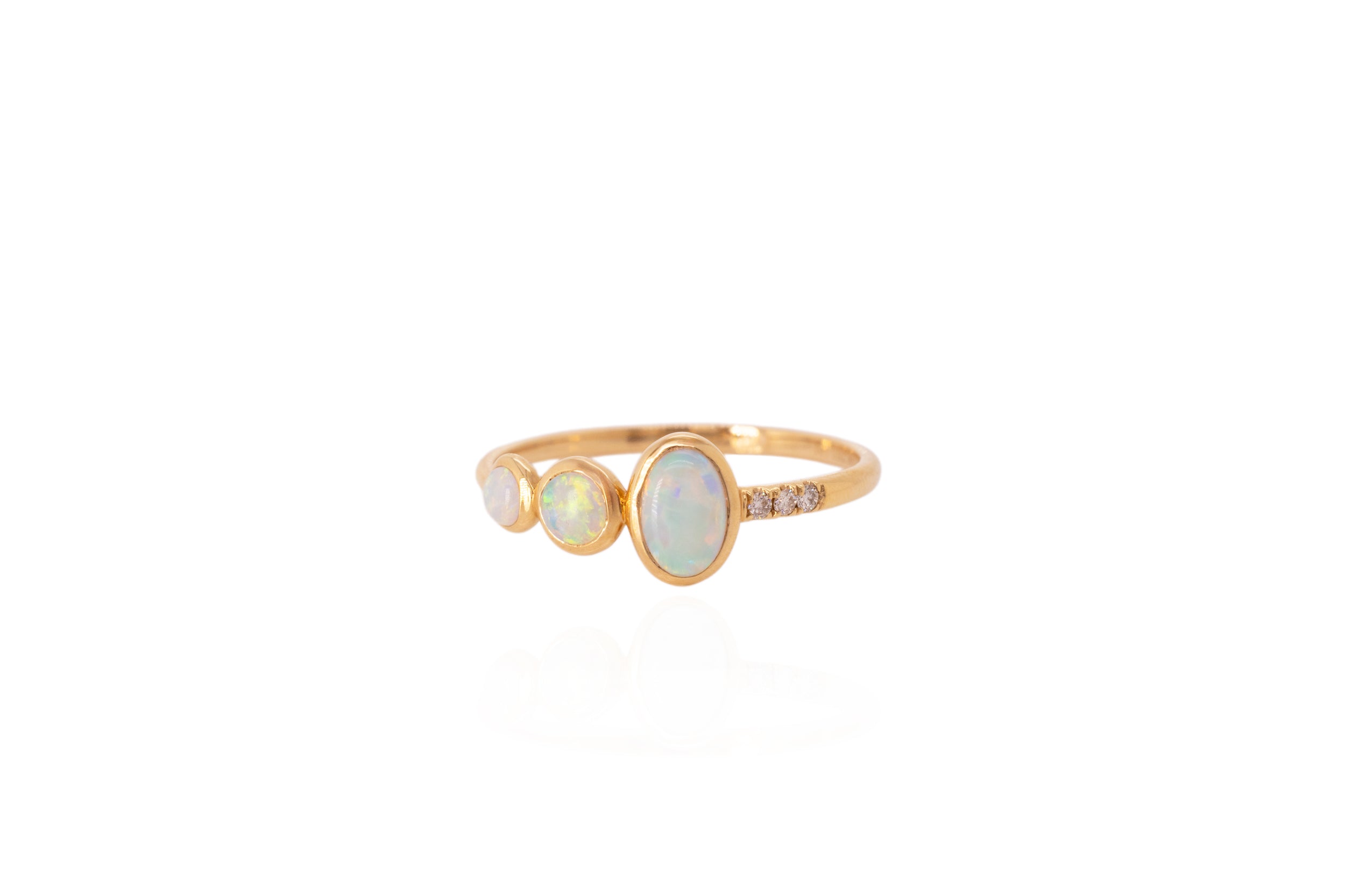 Cleo — 18kt Yellow Gold 0.50 ct Crystal Opal Diamond Ring