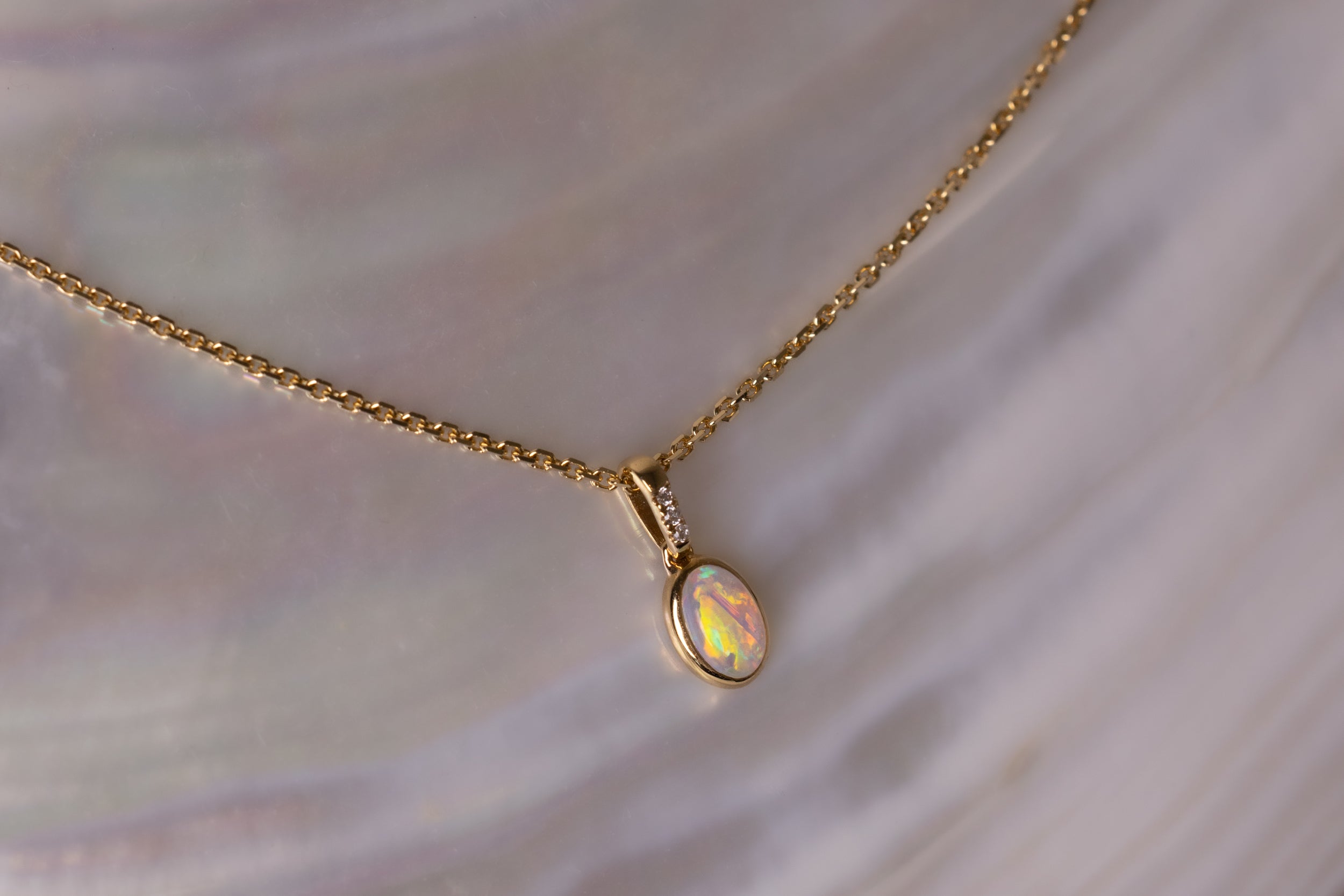 Neve — 18kt Yellow Gold 0.40 ct Crystal Opal Diamond Pendant