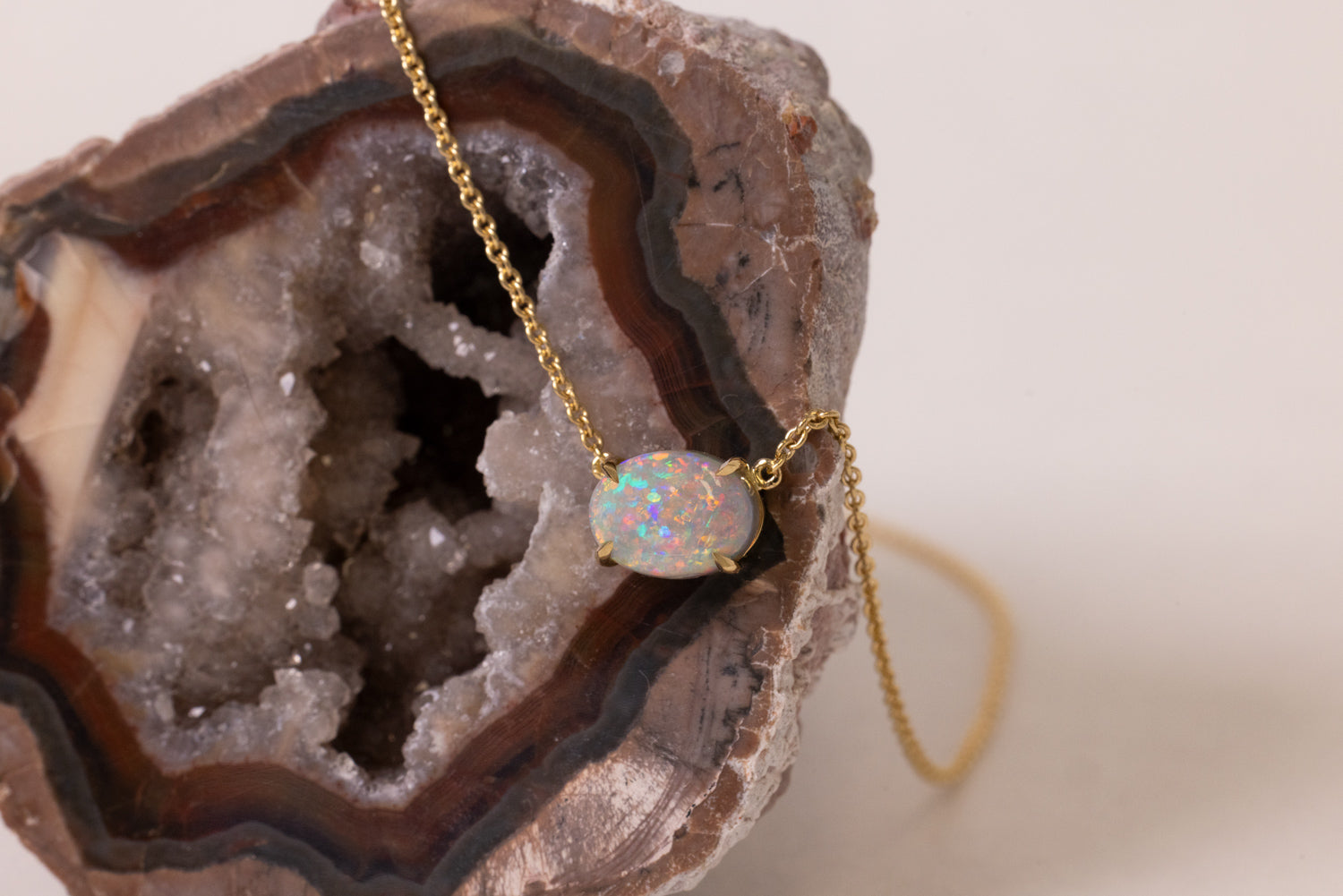 Ruthie — 18kt Yellow Gold 1.12 ct White Opal Necklace