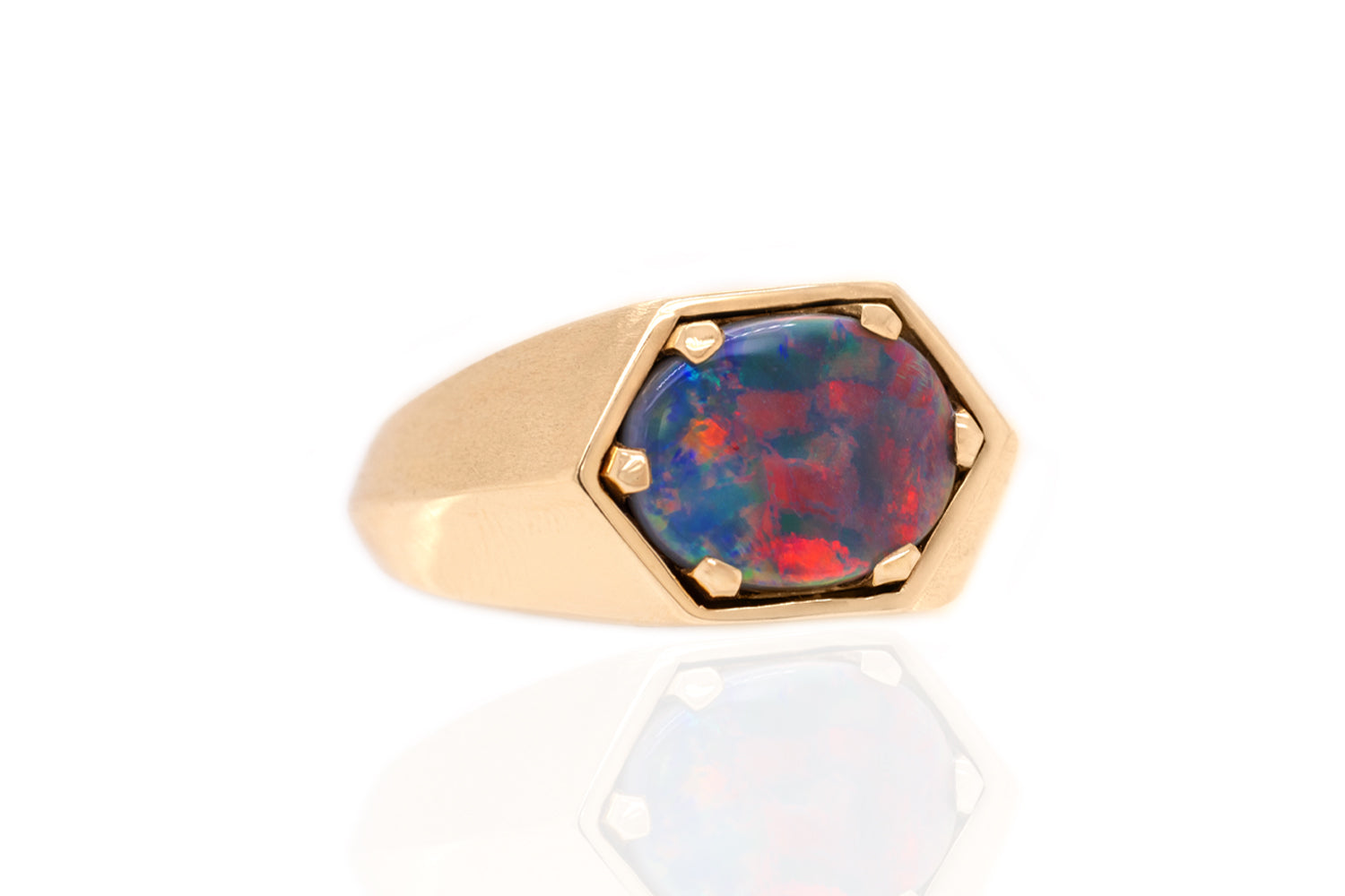 Saxon Ring Yellow Gold 2.42 ct Dark Opal
