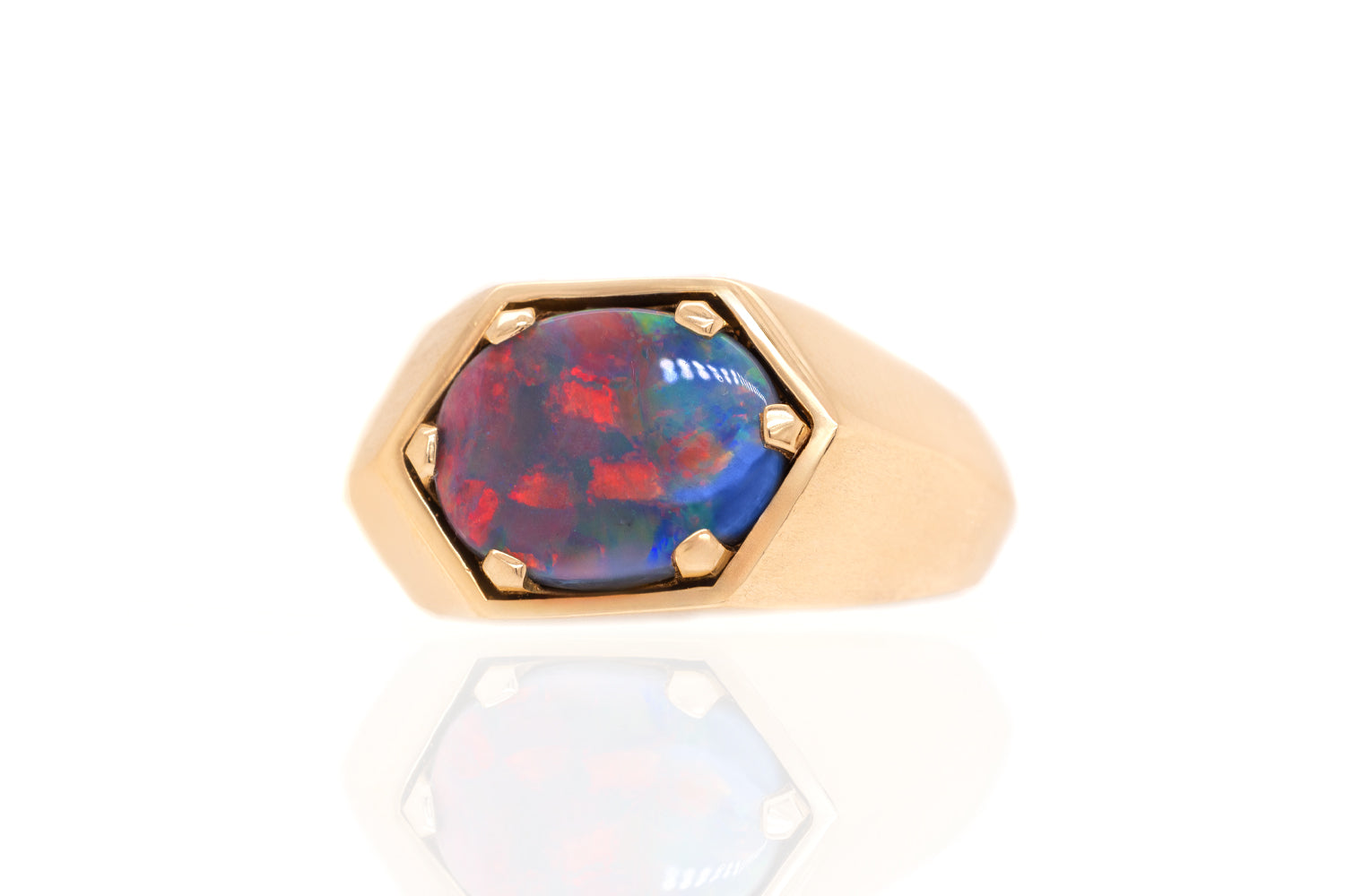 Saxon Ring Yellow Gold 2.42 ct Dark Opal