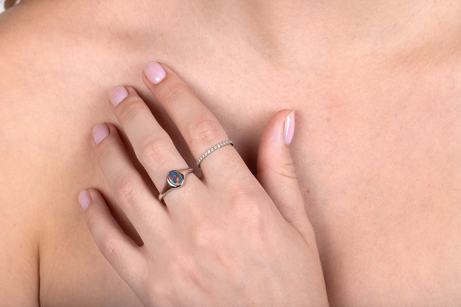 Valentina Petite — 18kt White Gold 0.45 ct Black Opal Ring