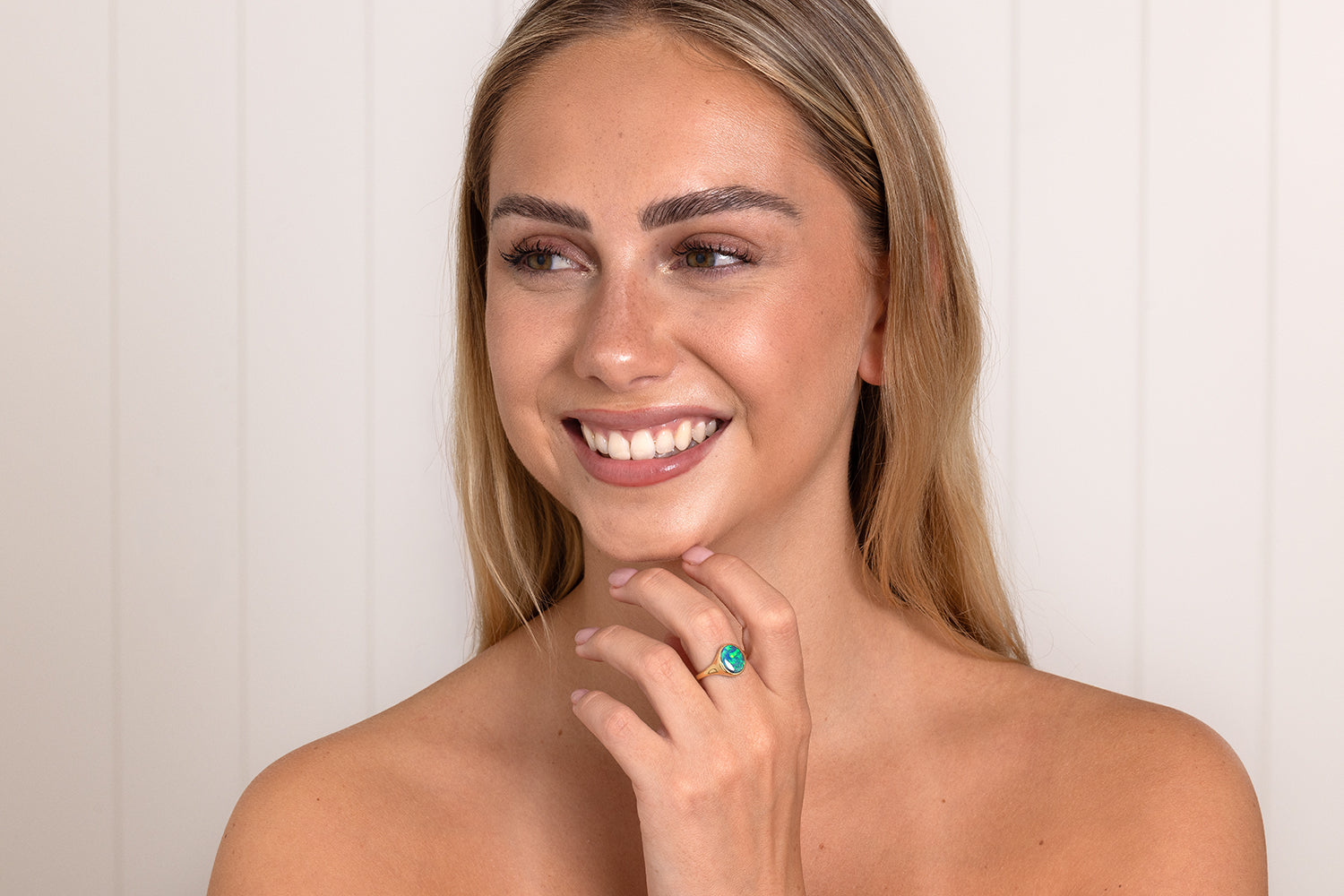 Valentina — 18kt Yellow Gold 2.45 ct Black Opal Ring