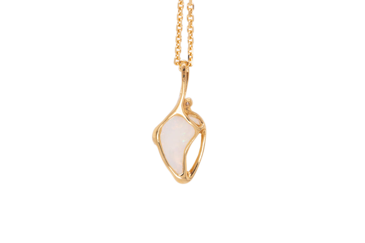 Estelle — 18kt Yellow Gold 1.05 ct Crystal Opal Diamond Pendant