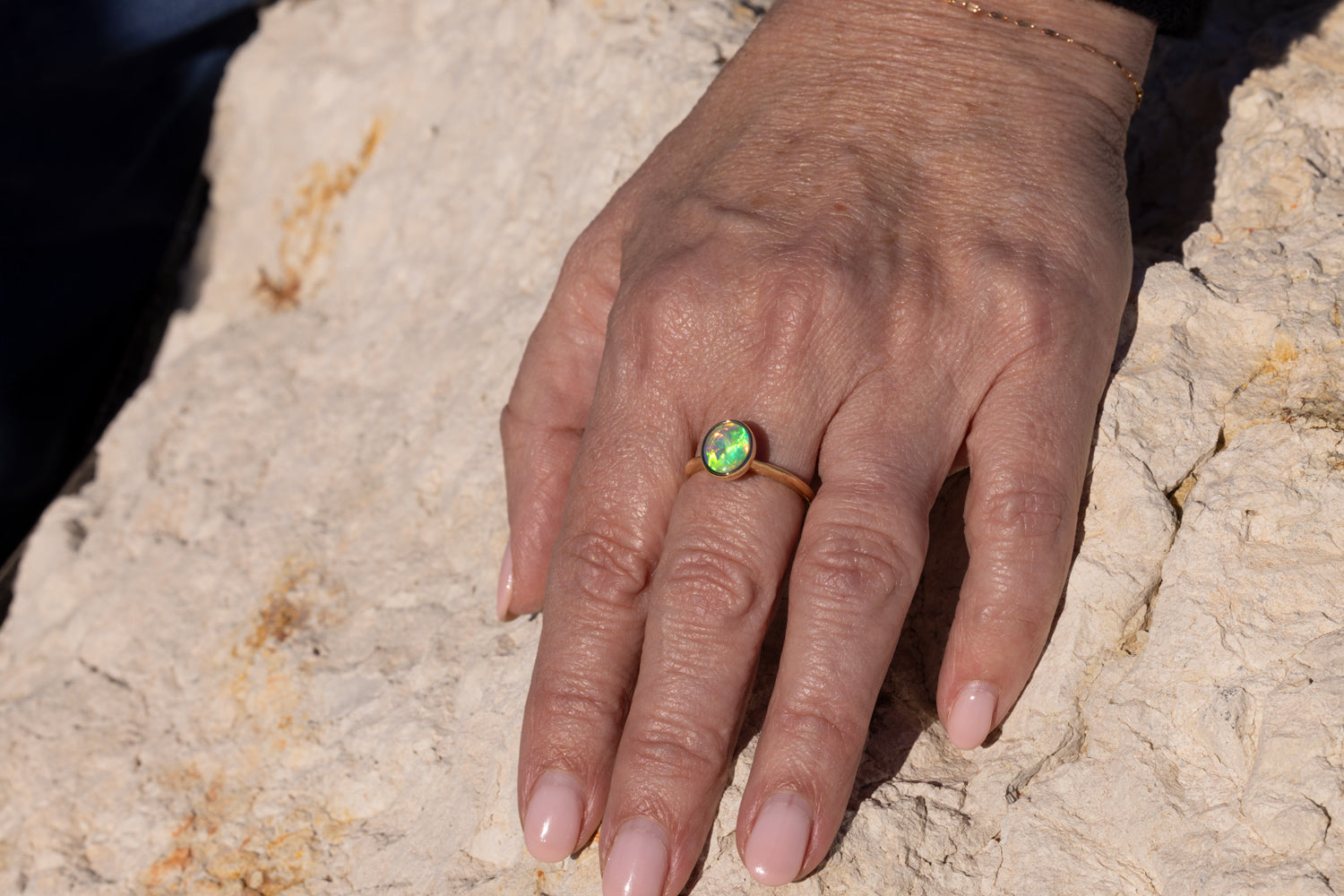 Selene — 18kt Yellow Gold 0.99 ct Crystal Opal Ring