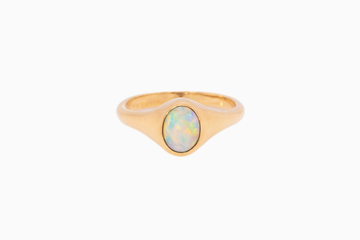Valentina Petite — 18kt Yellow Gold 0.92 ct Crystal Opal Ring