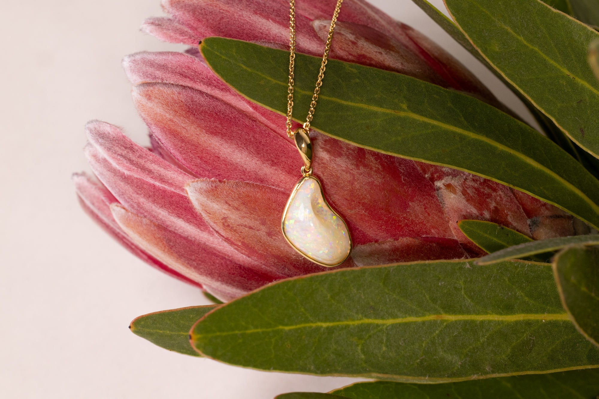 18kt Yellow Gold 4.82 ct White Opal Pendant