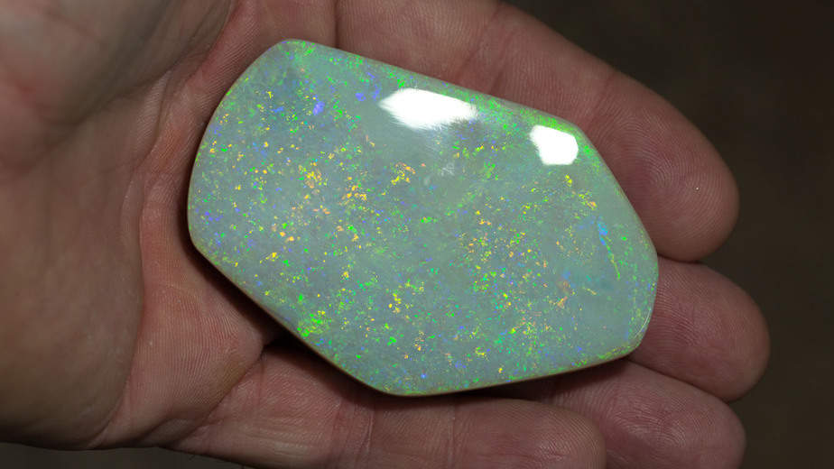 950 carats Seam Opal