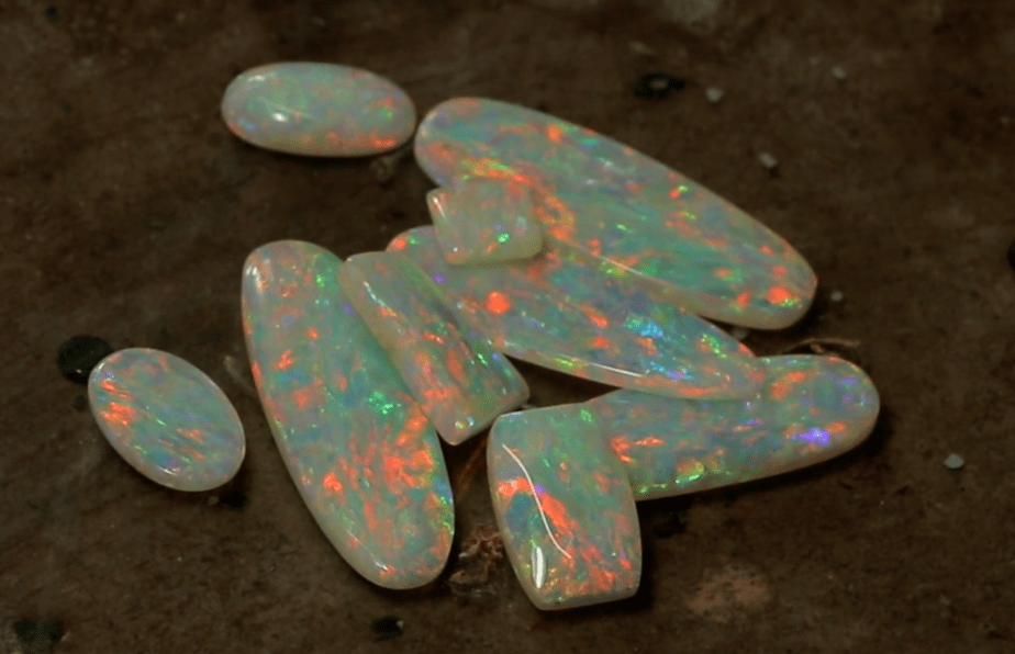 Making decisions on what shapes to create with rough crystal opal: Part 2 video
