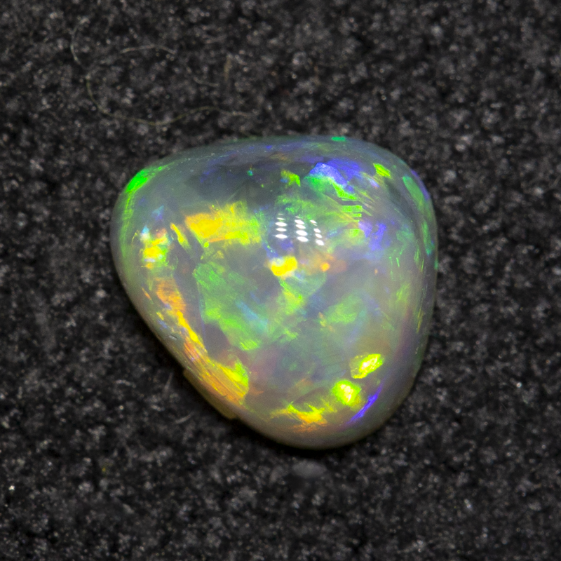 0.40 ct crystal opal 5.6x4.9x2.5mm