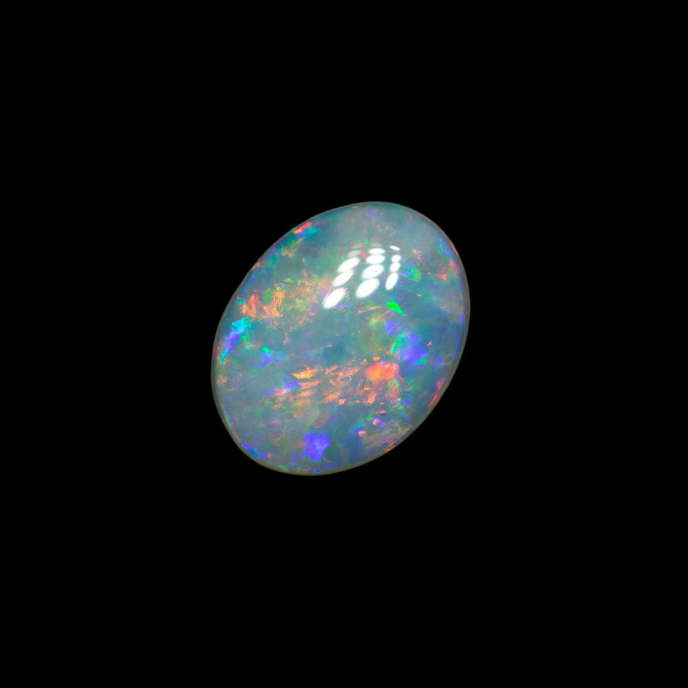 0.57 ct white opal 7.9x6.1x1.8mm