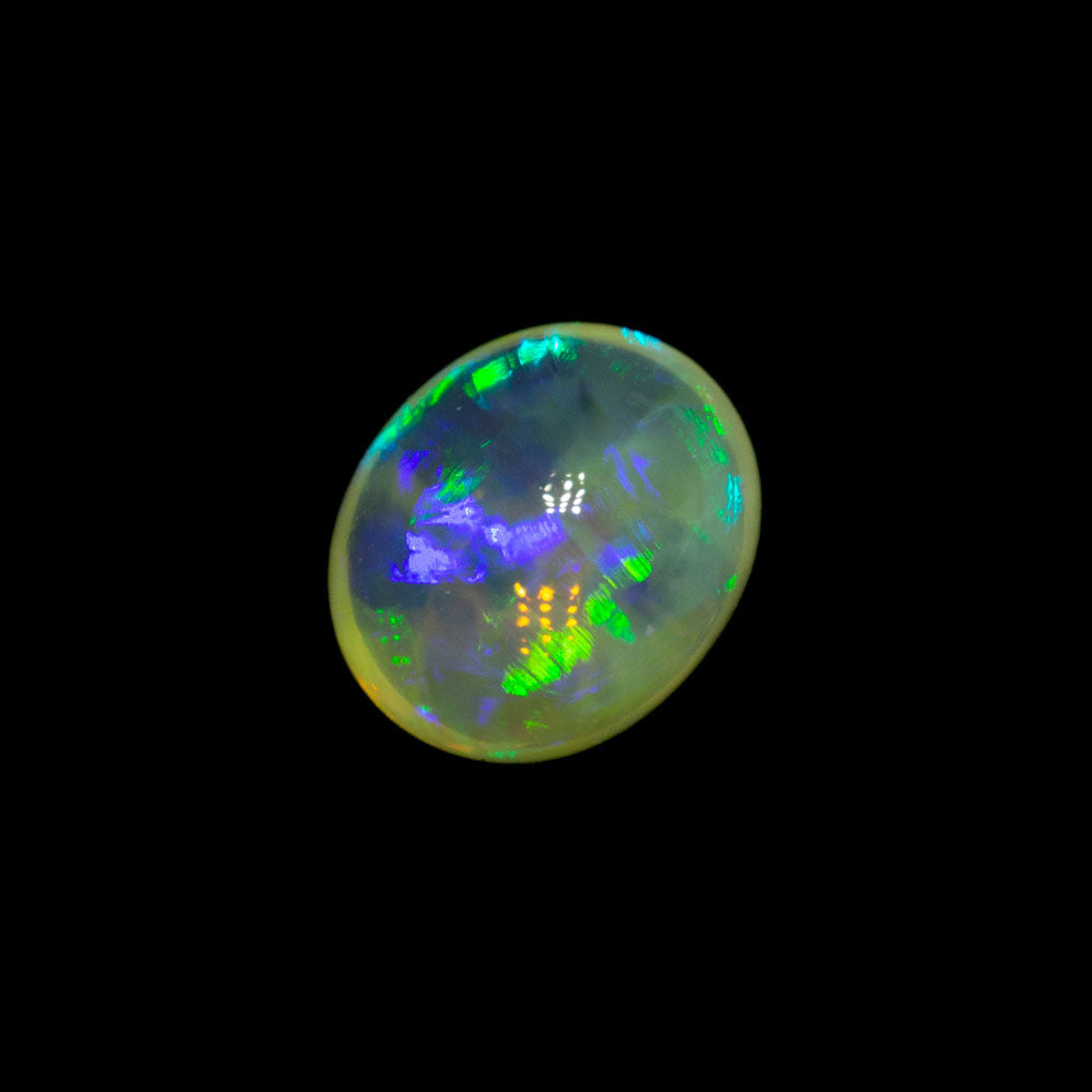 0.58 ct crystal opal 5.8x4.8x3.5mm