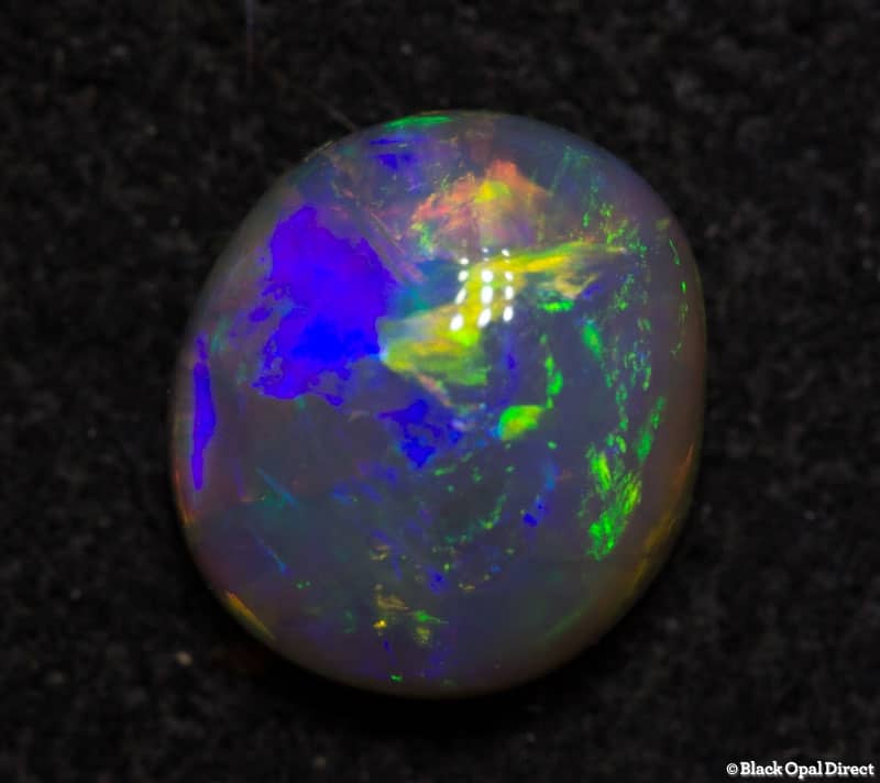 0.60 ct semi black opal1