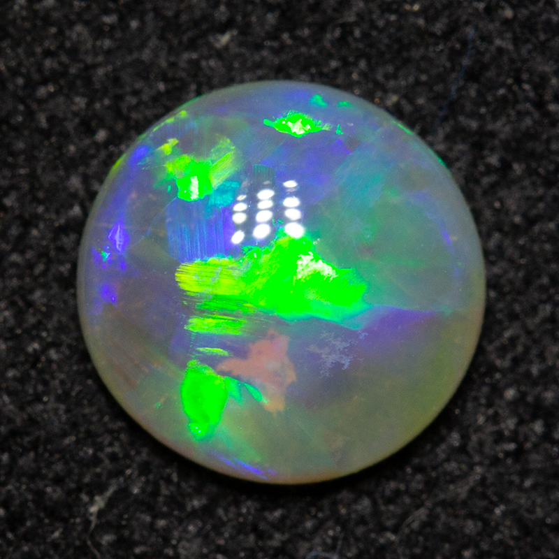 0.61 ct crystal opal 6.5x6.5x2.5mm