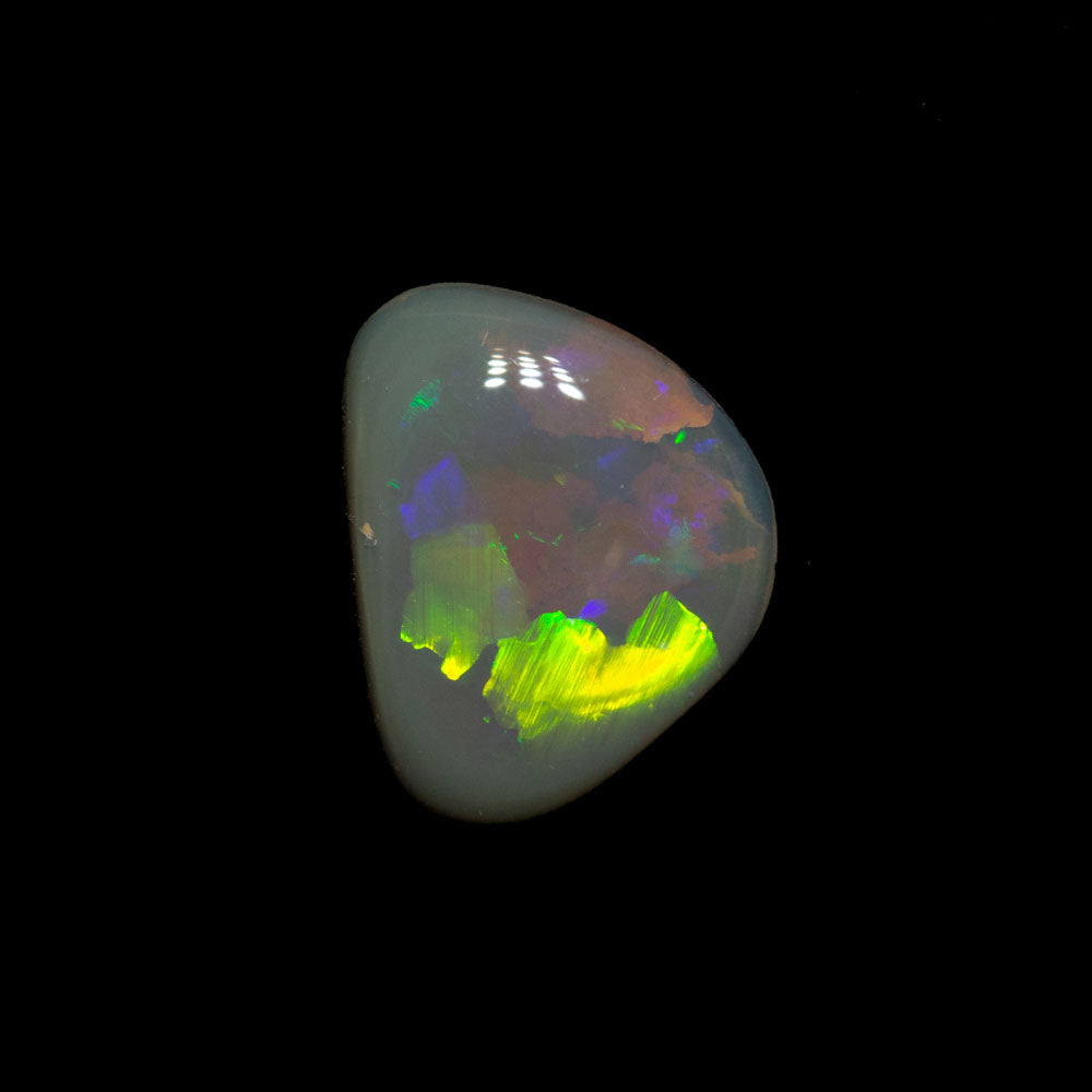 0.62 ct dark opal 8.4x6.6x1.8mm