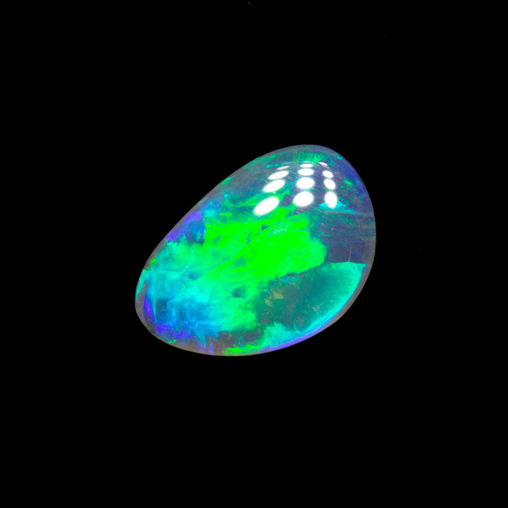 0.68 ct crystal opal 9.1x6.3x1.8mm