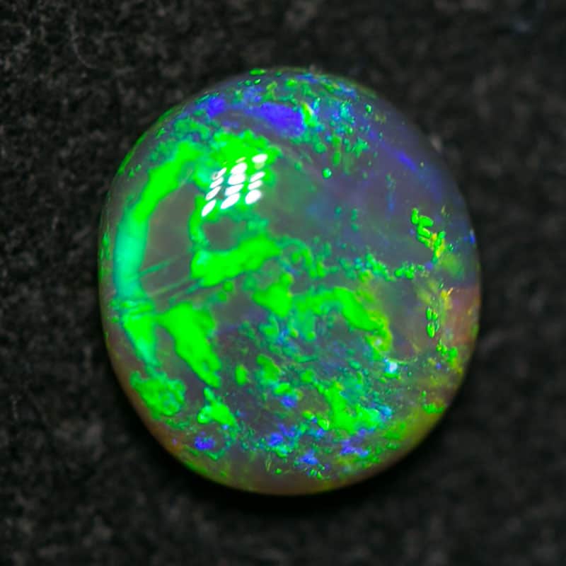 0.68ct dark crystal opal2