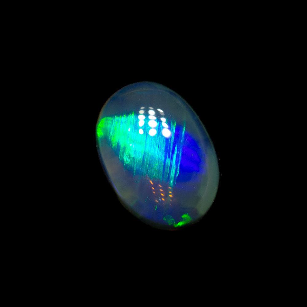 0.75 ct double-sided crystal opal 6.8x5x3.2mm