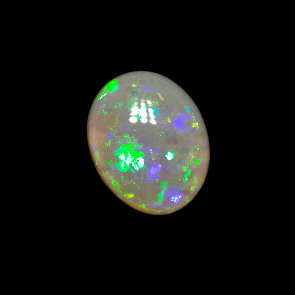 0.84 ct crystal opal 7.6x6.2x3mm