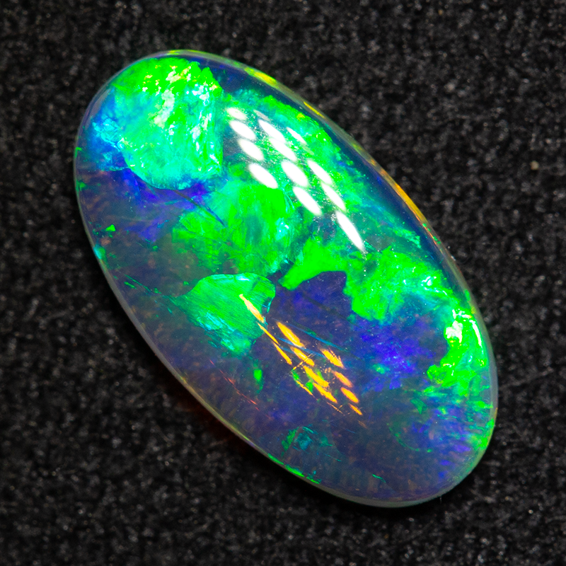 0.86 ct crystal opal 10.7x5.9x2.1mm