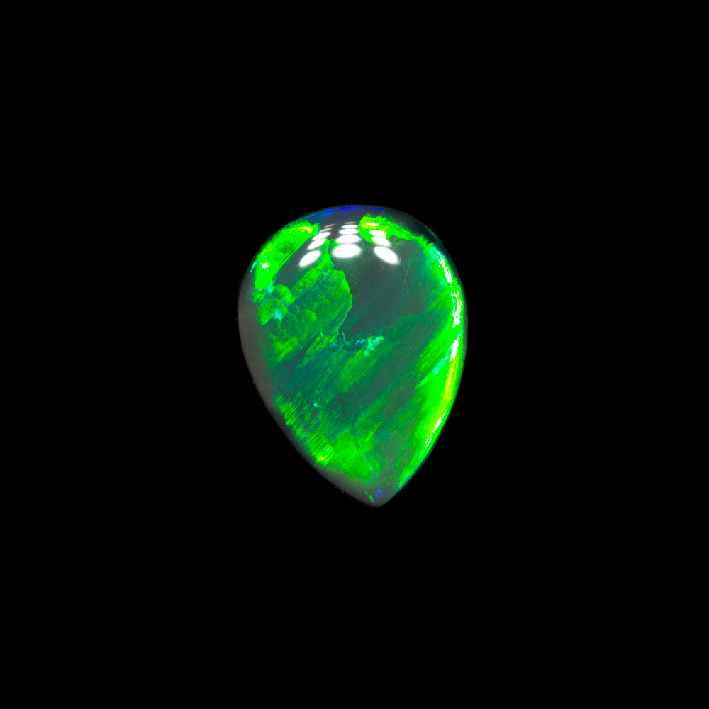 0.86 ct black opal 7.4x5.8x2.9mm