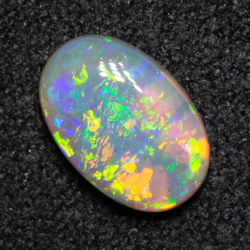 0.87 ct crystal opal 8.3x5.6x2.6mm