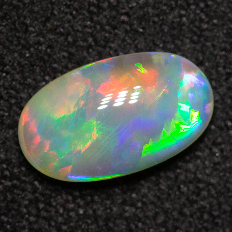 0.92 ct crystal opal 9.2x5.4x2.9mm