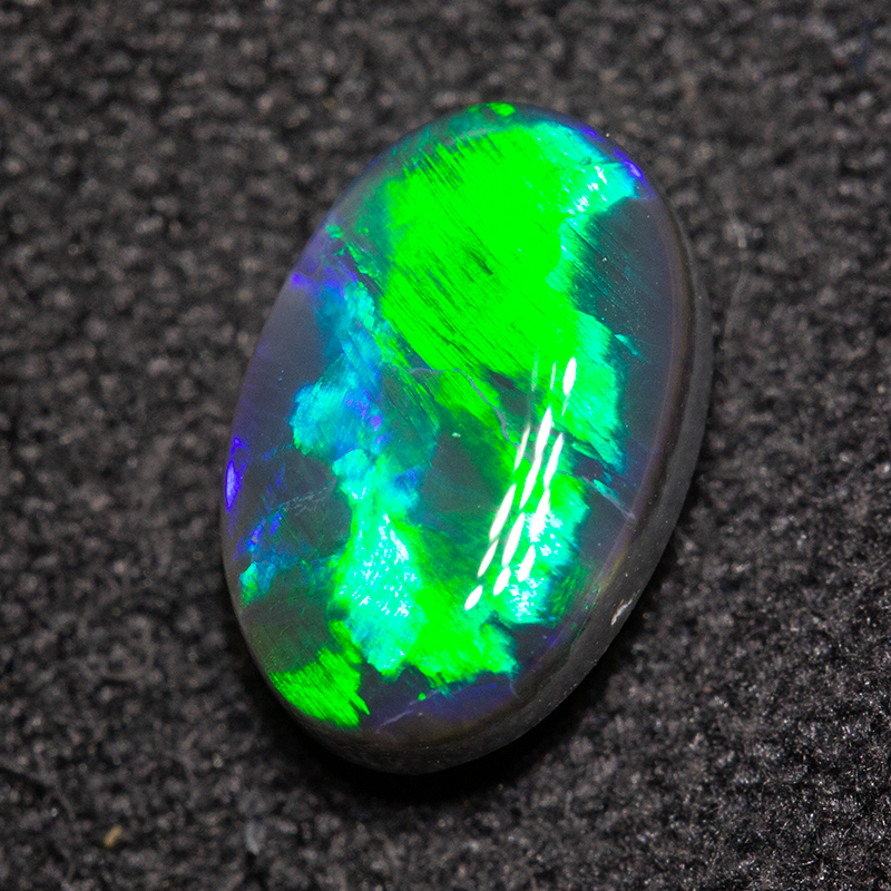 0.98ct black opal 8.3x5.5x3mm