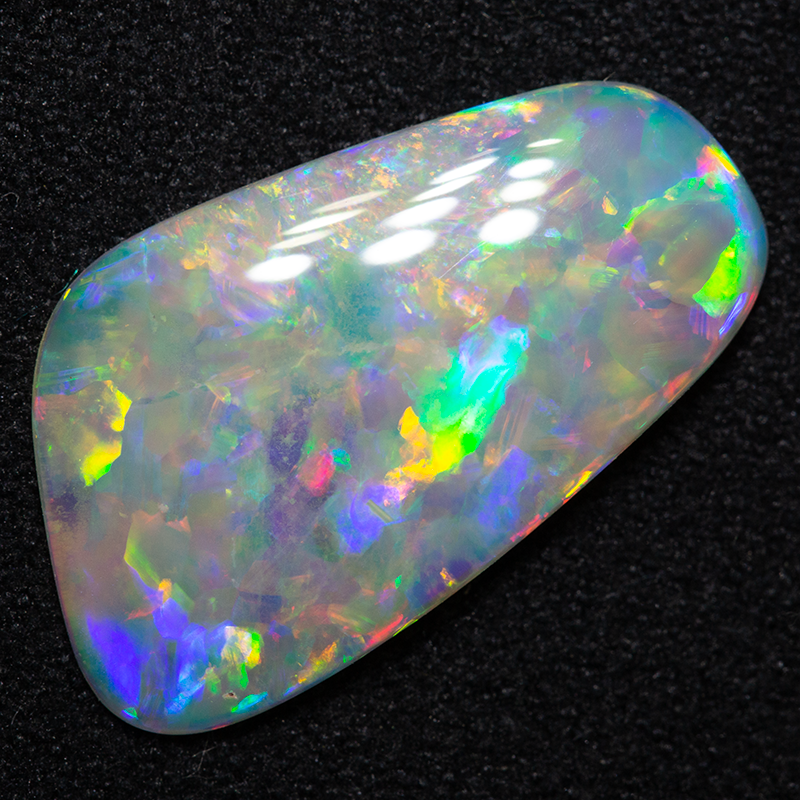 3.32 ct white opal 19.3x11.3x2.4mm