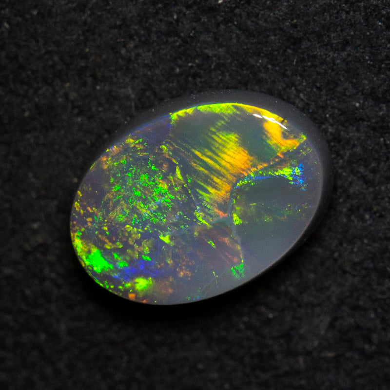 1.00 ct black opal 8.3x6x2.9mm