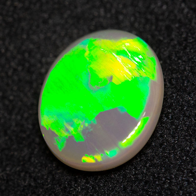 1.00 ct dark opal 8.7x7.5x2.2mm