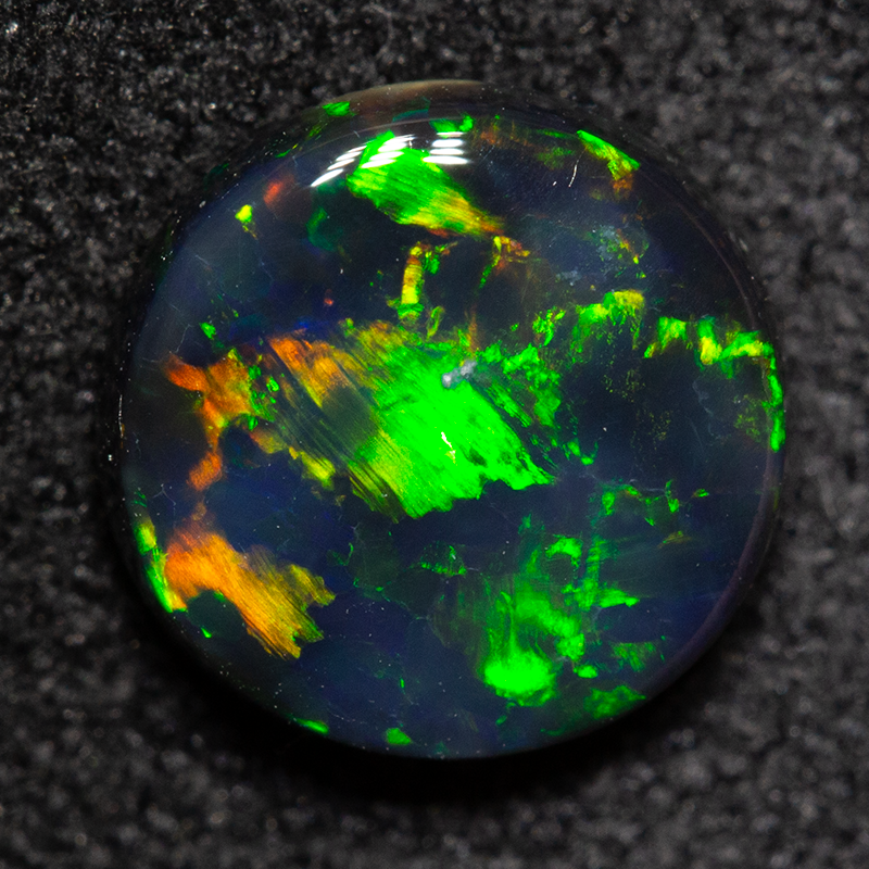 1.15 ct black opal 7.8x7.8x2.9mm