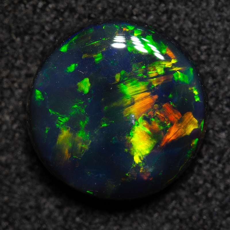1.15 ct black opal 7.8x7.8x2.9mm