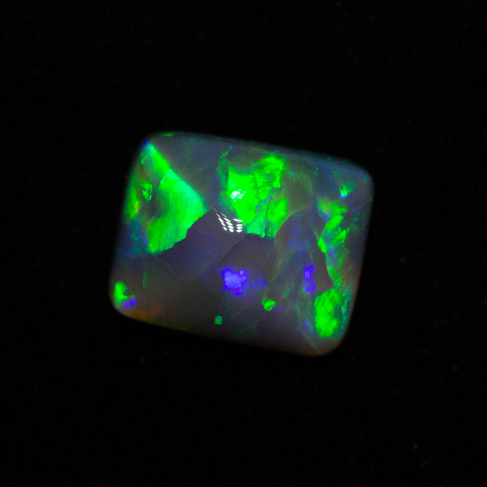 1.16 ct black opal 7.9x6.4x3.4mm