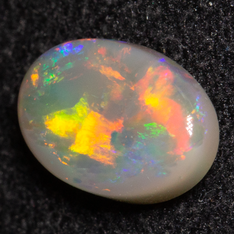 1.18 ct dark opal 9.1x6.3x3mm