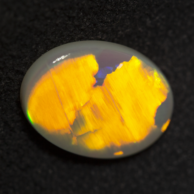 1.24 ct crystal opal 10.3x7.5x2.3mm