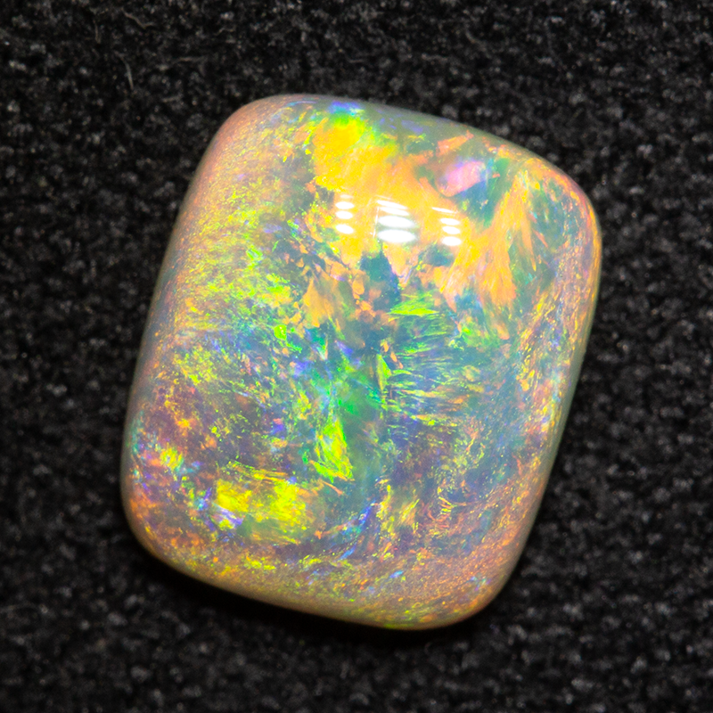 1.27 ct crystal opal 8.3x7x3mm