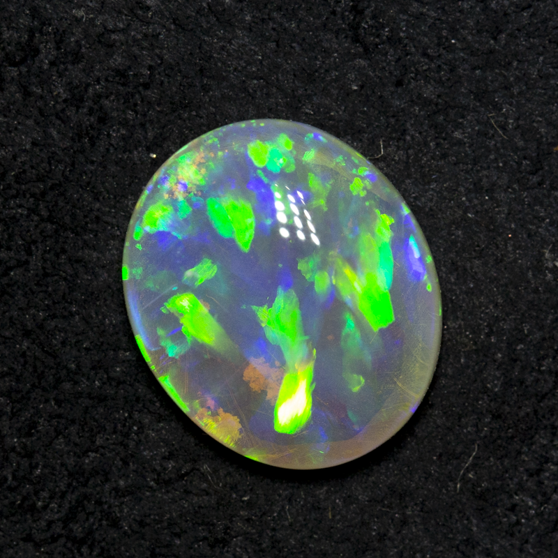 1.38 ct crystal opal 9.2x7.8x3.2mm